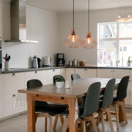 Spacious City Center Home By The Sea Klaksvík 외부 사진