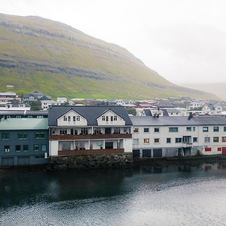 Spacious City Center Home By The Sea Klaksvík 외부 사진