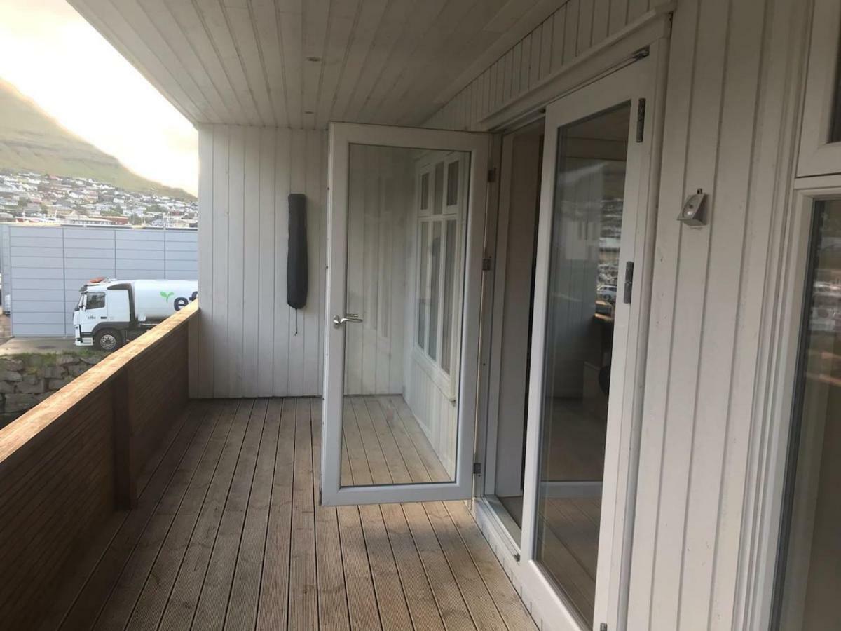 Spacious City Center Home By The Sea Klaksvík 외부 사진